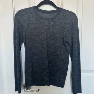 lululemon Women Cropped Long Sleeve Black/Grey Workout Top
